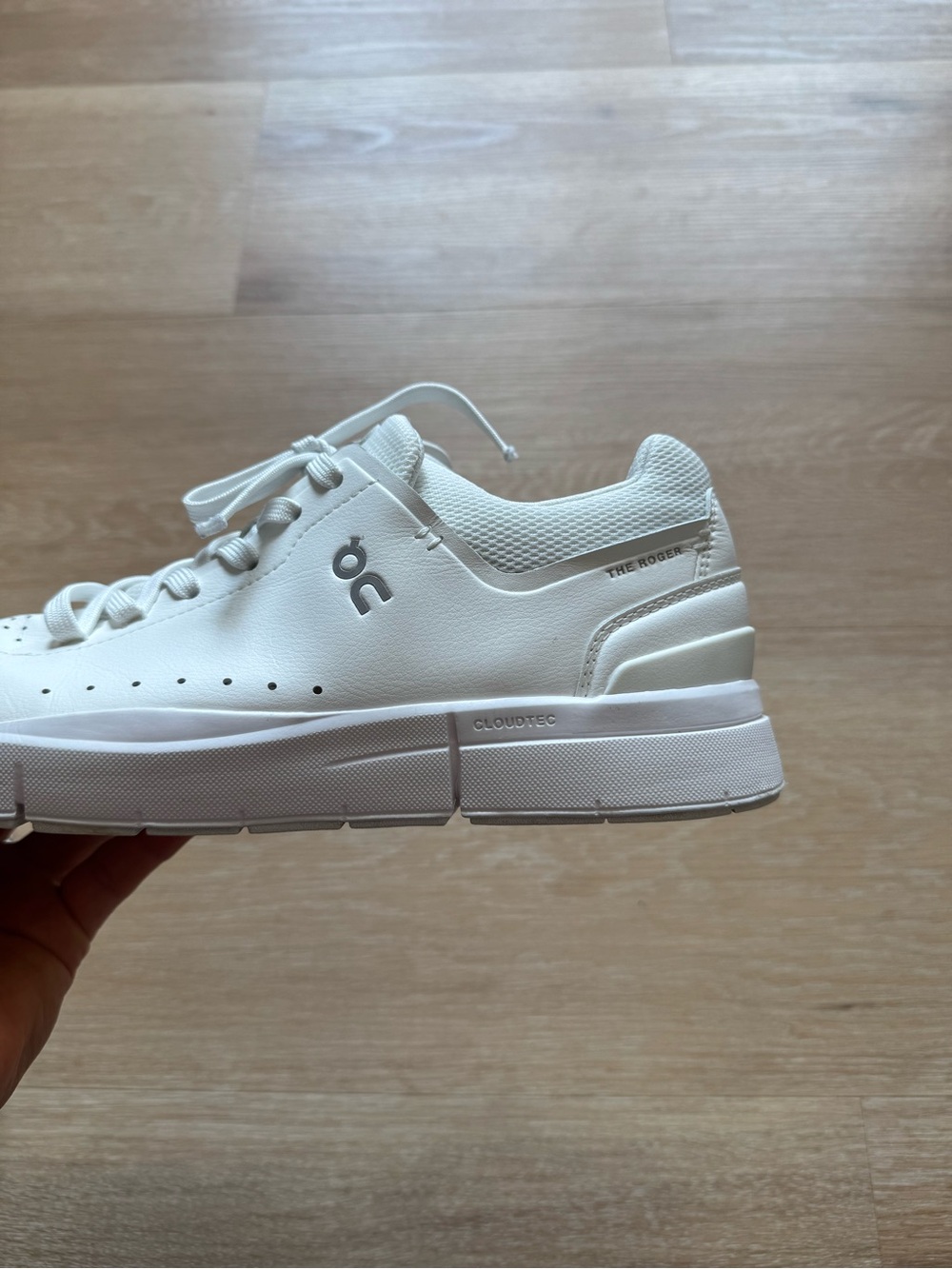 On Running White Low-Top Athletic Sneakers - Picture 7 of 8